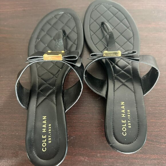 Cole Haan Tali Bow Wedge Sandals Size 7 Black Leather Gold - Picture 6 of 9